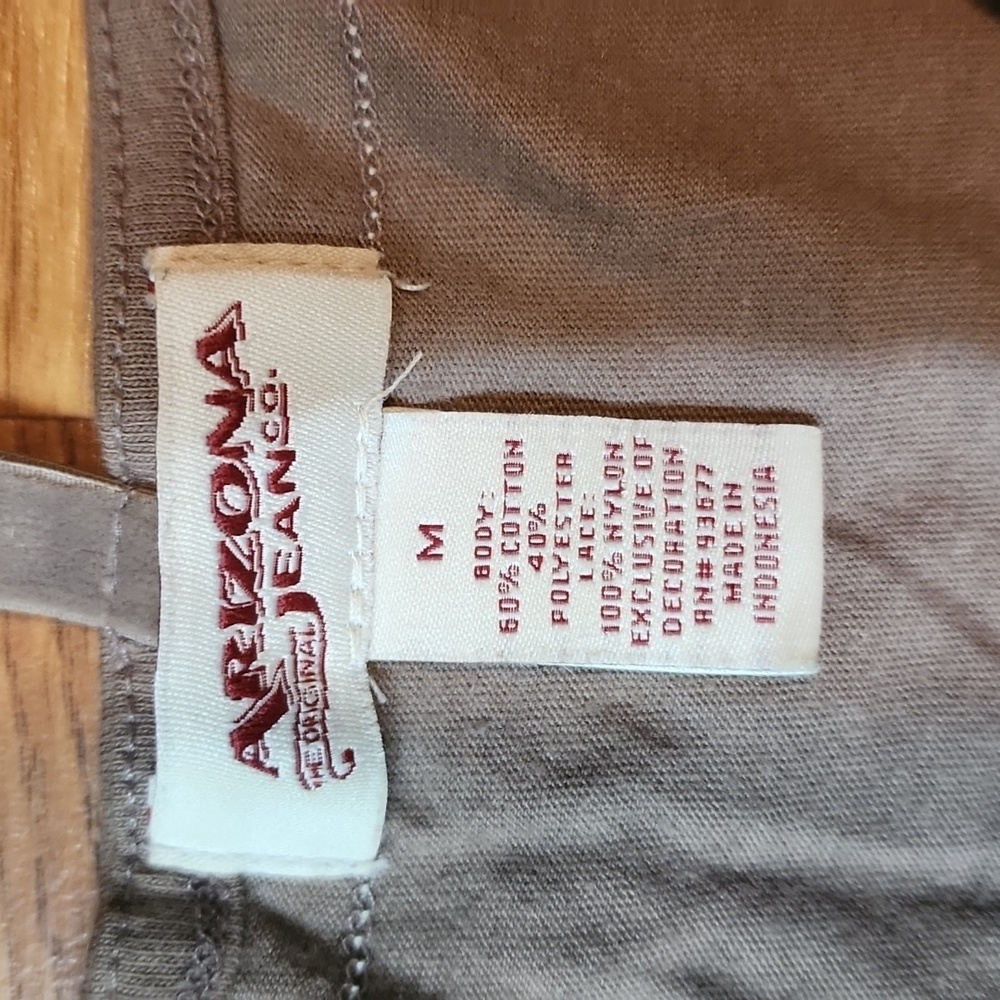 Arizona beige and tan color ruffle tank top size M - Picture 2 of 3